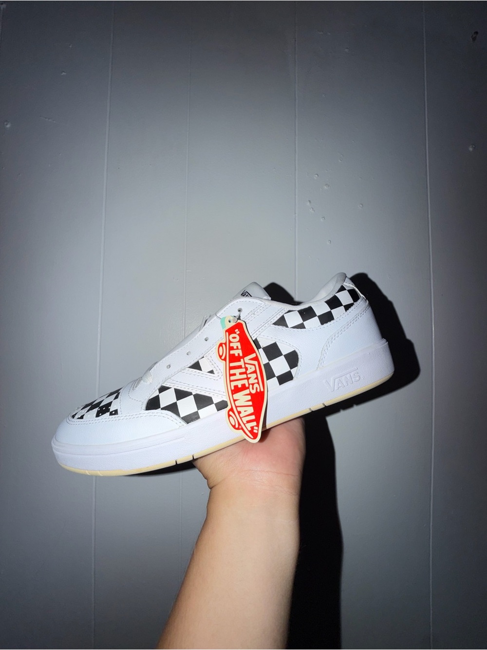Men Brand new Vans White Low-Top Sneakers with Black Checkerboard Size 11